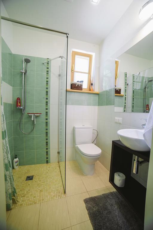 Studio Apartment In Private House Riga Værelse billede